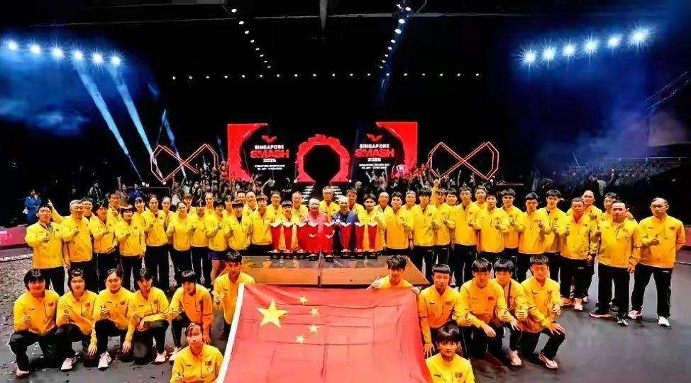 国乒夺冠大合照，“3 个细节”大家注意到了吗？第一个细节，石头正式站到了 C 位