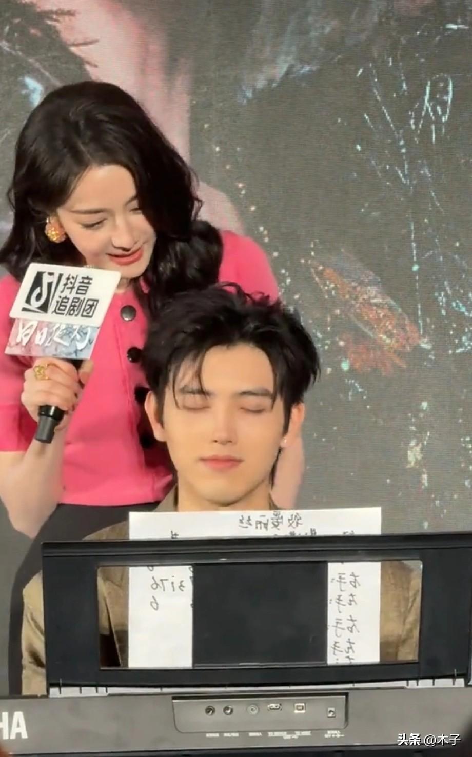 真的要被迪丽热巴笑晕了！谁能想到平时红毯上艳压全场的美艳大明星，私下里居然是个隐