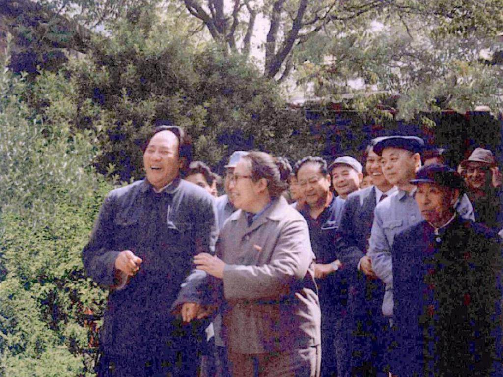 “毛主席”来了！李纳看傻了。真是百感交集啊！古月把毛主席演得太好了。