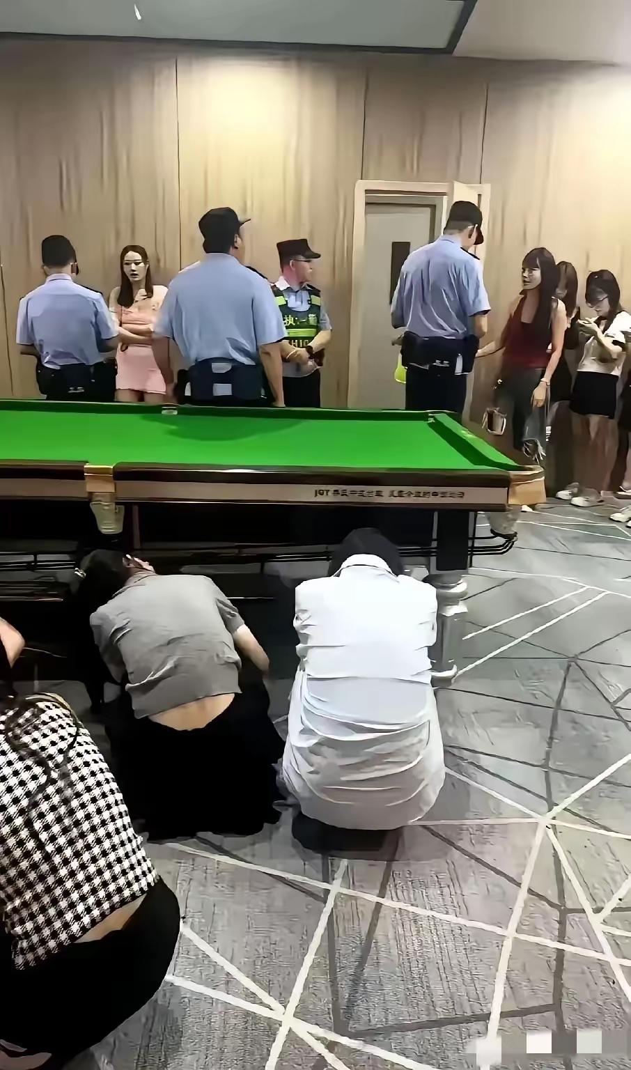 【这个行业差不多了】
男子转给助教500元
后面省略一万字
这个行业可能差不多了