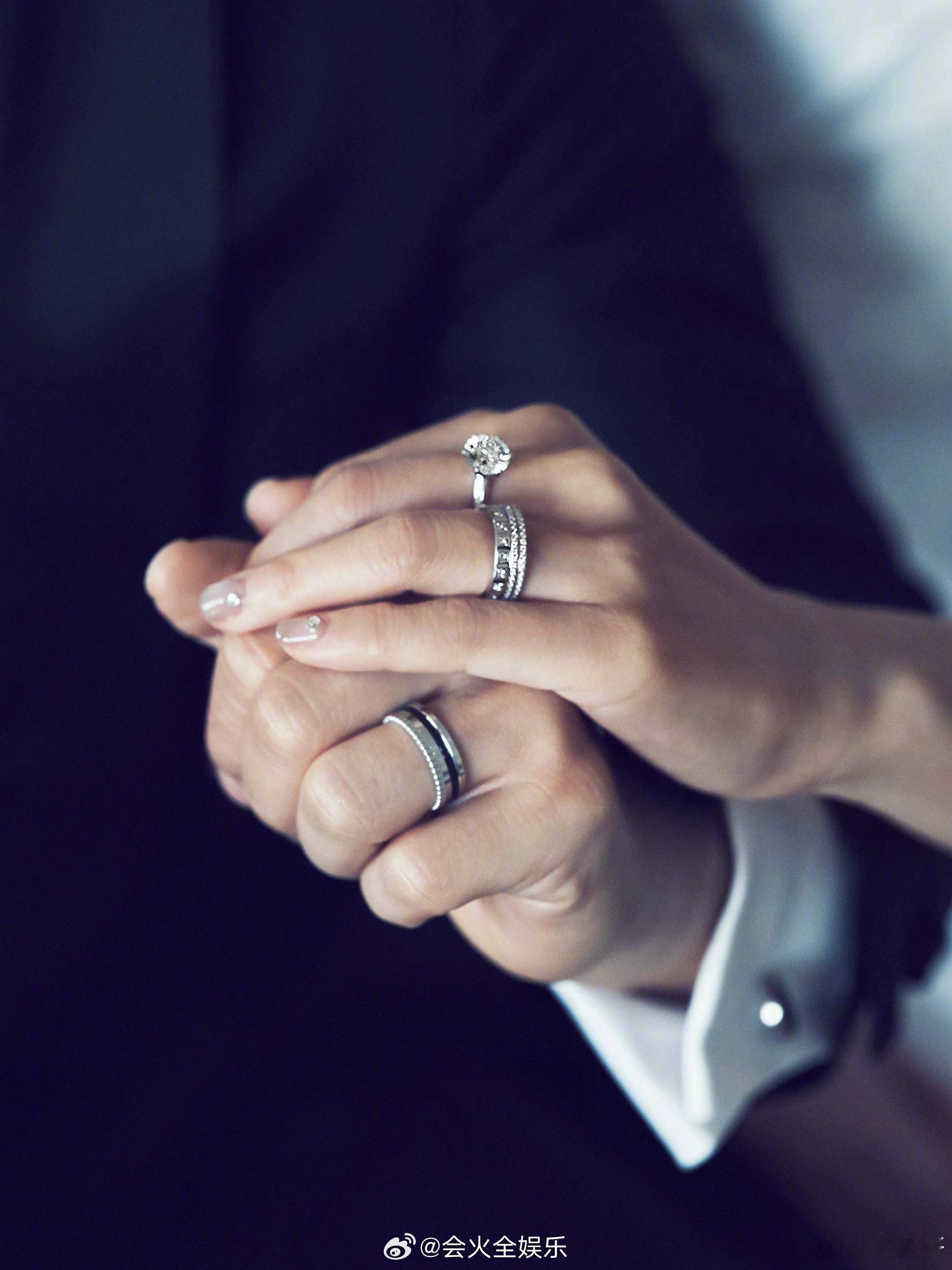 蔡卓妍晒婚纱照蔡卓妍与健身教练结婚新婚快乐！ 