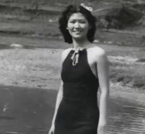 1914年，31岁的 阎锡山 ，娶了14岁的小妾，结婚当晚，阎锡山对小妾说：“你