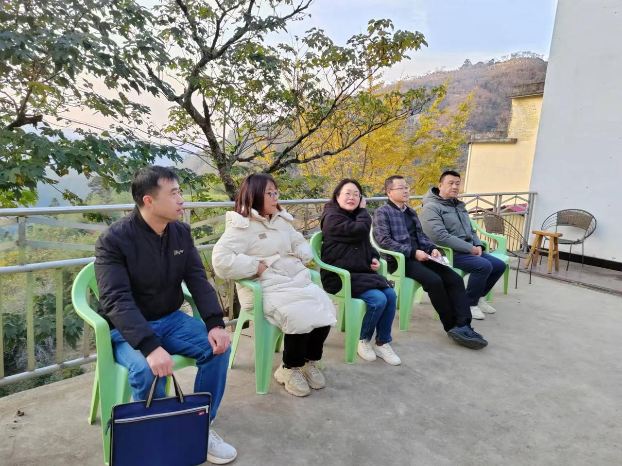 红花油茶科技小院建设如火如荼
今日下午，​市科协曹部长带领科技小院考察组成员，在