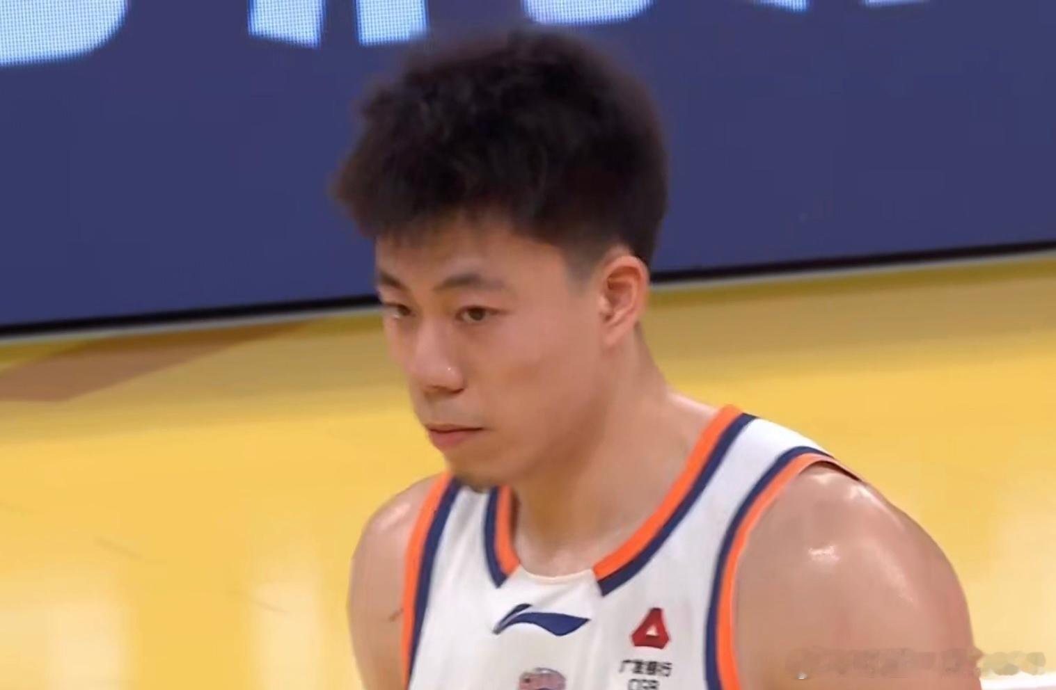 CBA总决赛G3首节战罢，浙江广厦以30-29暂时领先上海男篮1分，两队进攻火力