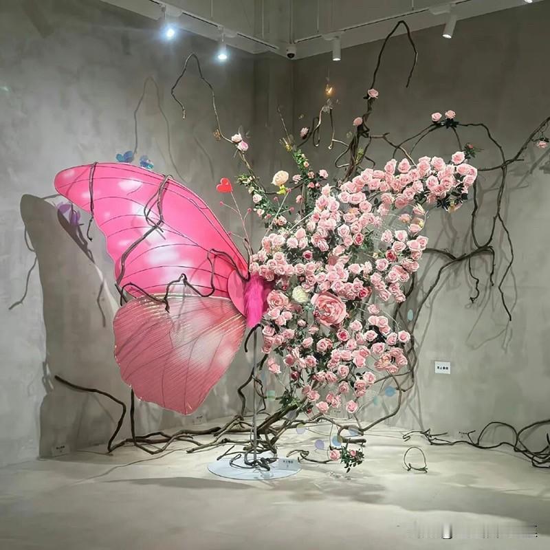 这样的女生一定能走到顶端
 
一、 对感情狠
 
删过的人，不加第二次
不爱的人