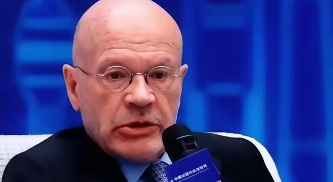 为什么西方国家都不喜欢中国？英国专家：中国有一个“老问题”
为什么西方媒体天天盯