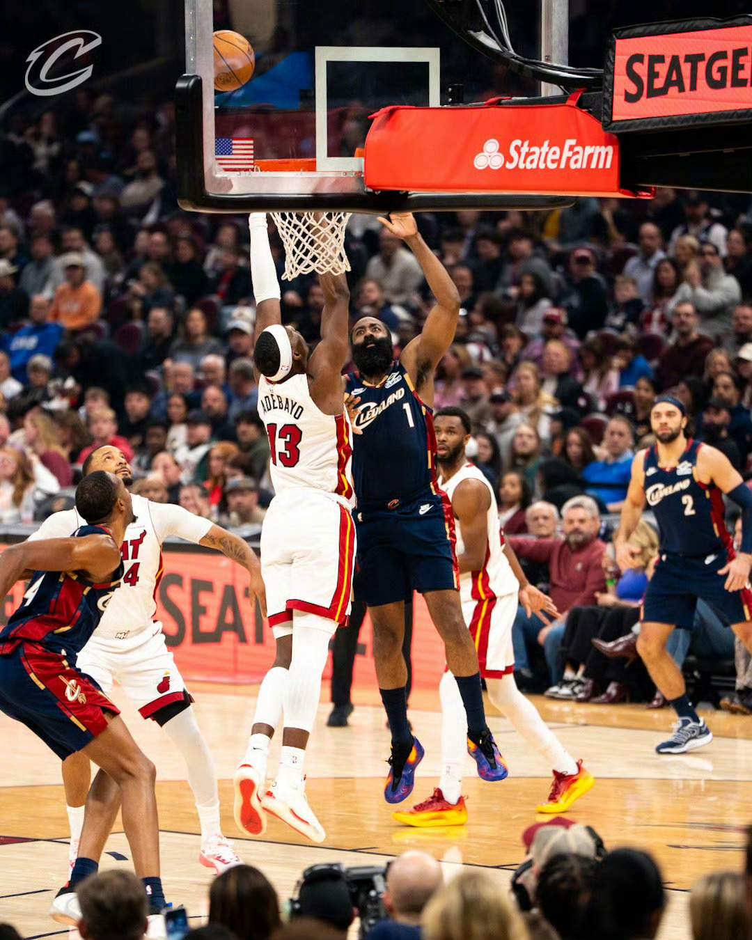 今天的哈登：出战29分30秒，11中4，其中三分6中2，罚球7中7，得到17分1