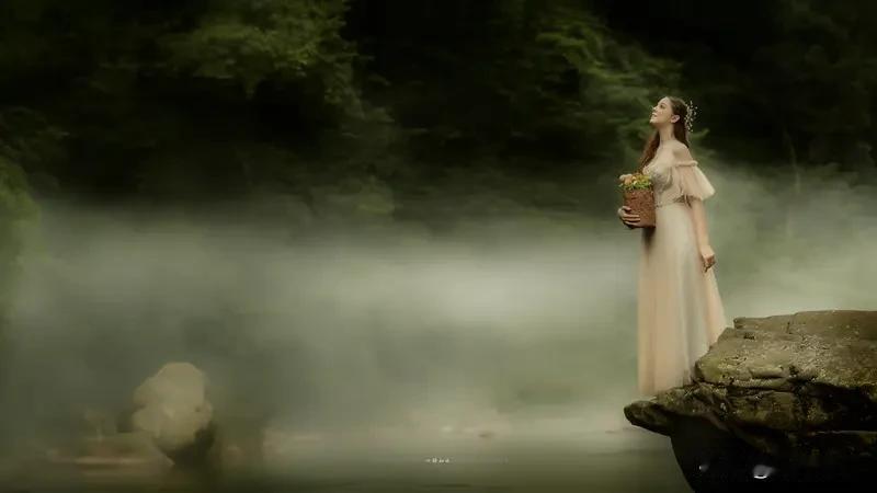 《闲居遣怀》乐韵诗心原创诗词:
浮生若梦几春秋，
不记流年不记愁。
金谷荣华终作
