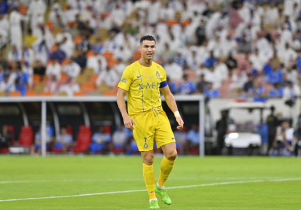 萨哈：C罗未来有可能成为曼联主帅，他当教练能成功8月21日讯 曼联旧将萨哈日前接