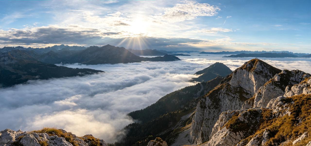晒出你拍的山顶的风景