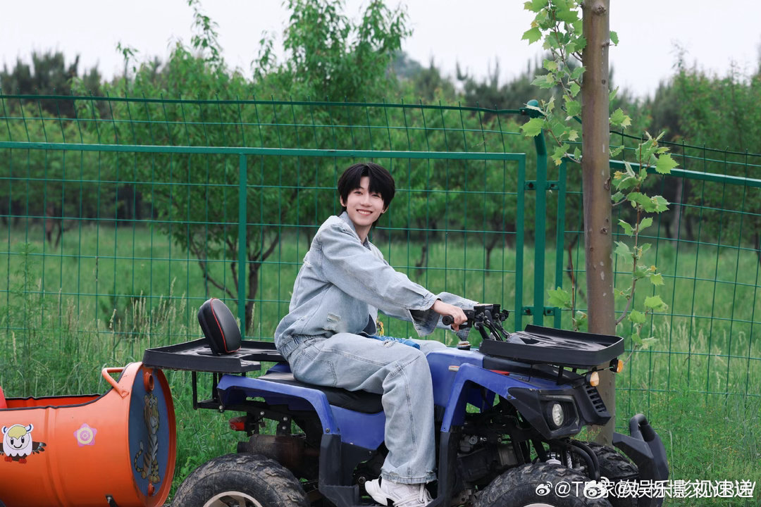 杨博文历经一个月公开的便利贴兼顾高强度训练与文化课学习的杨博文从不懈怠，一月前写