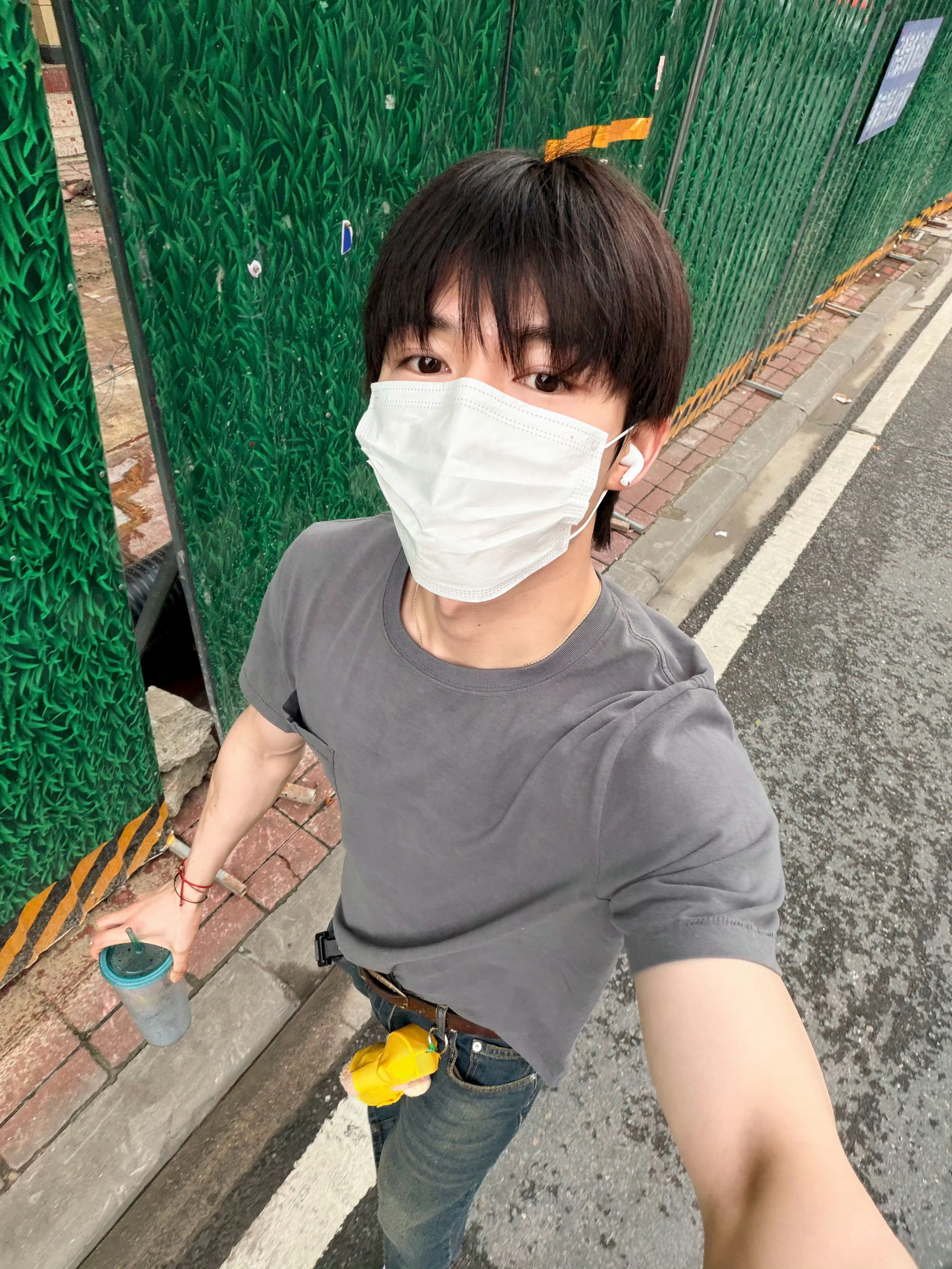 王星越暑假结束去花少了王星越出发录制花少王星越的暑假结束了整装出发赴花少之约。带