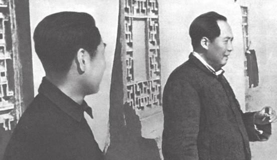 1968年毛主席在讲话时突然停下，亲切询问邓华同志是否已经到了，随后高兴地说好久