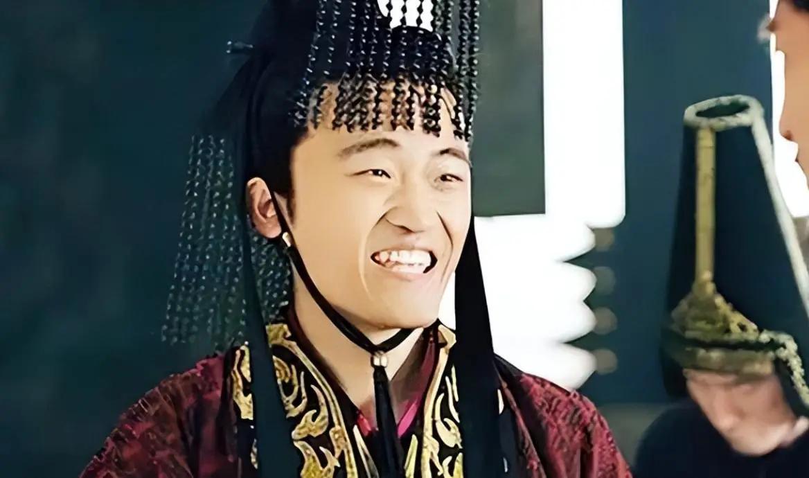 我，司马攸，有两个爹爹，宗法上的爹爹叫司马师，血脉上的爹爹叫司马昭。所以，拼爹，