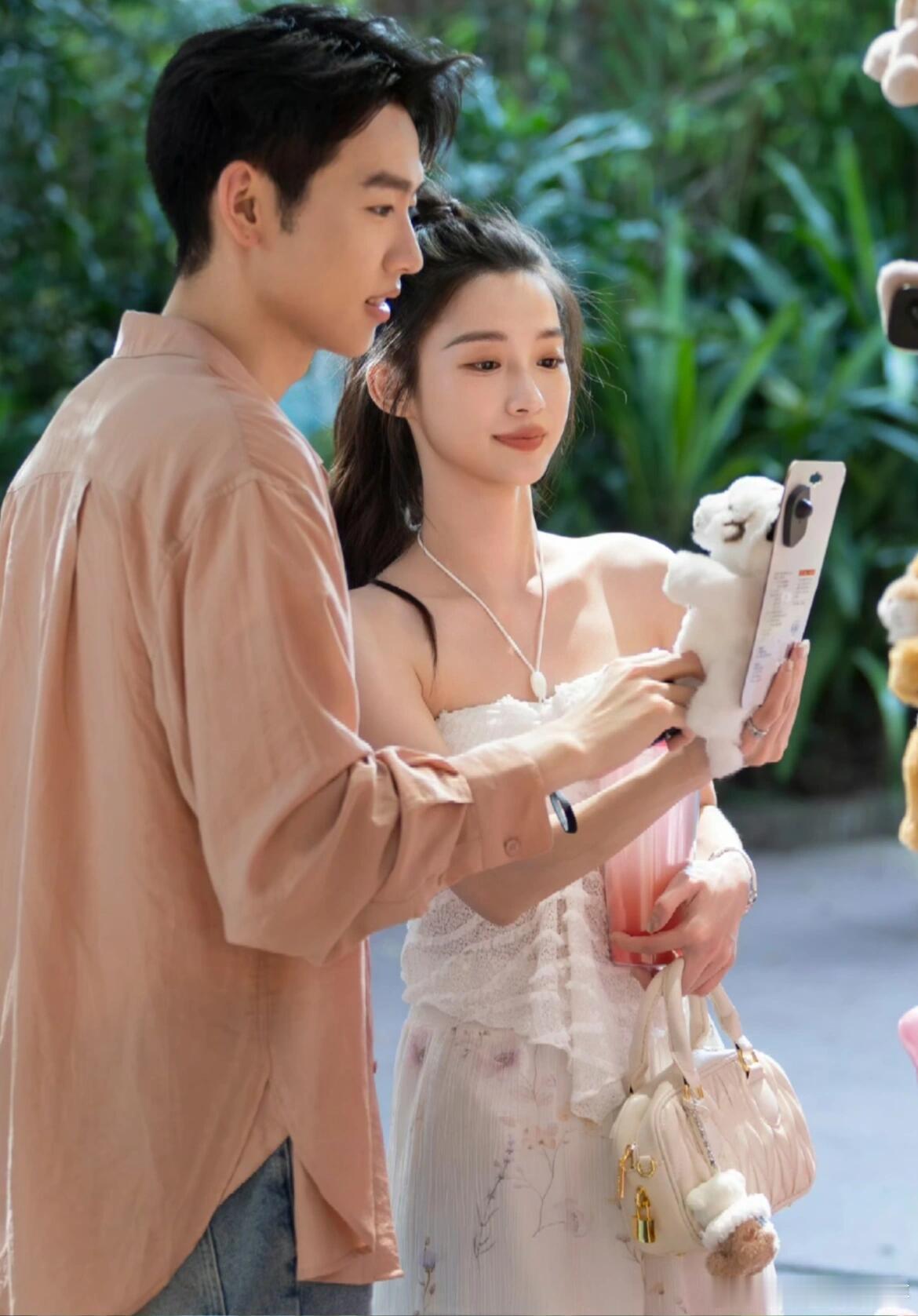 #辰咪cp##心动的信号[超话]# 情绪稳定的爹＋漂亮体面的妈啊啊啊啊磕疯了，温