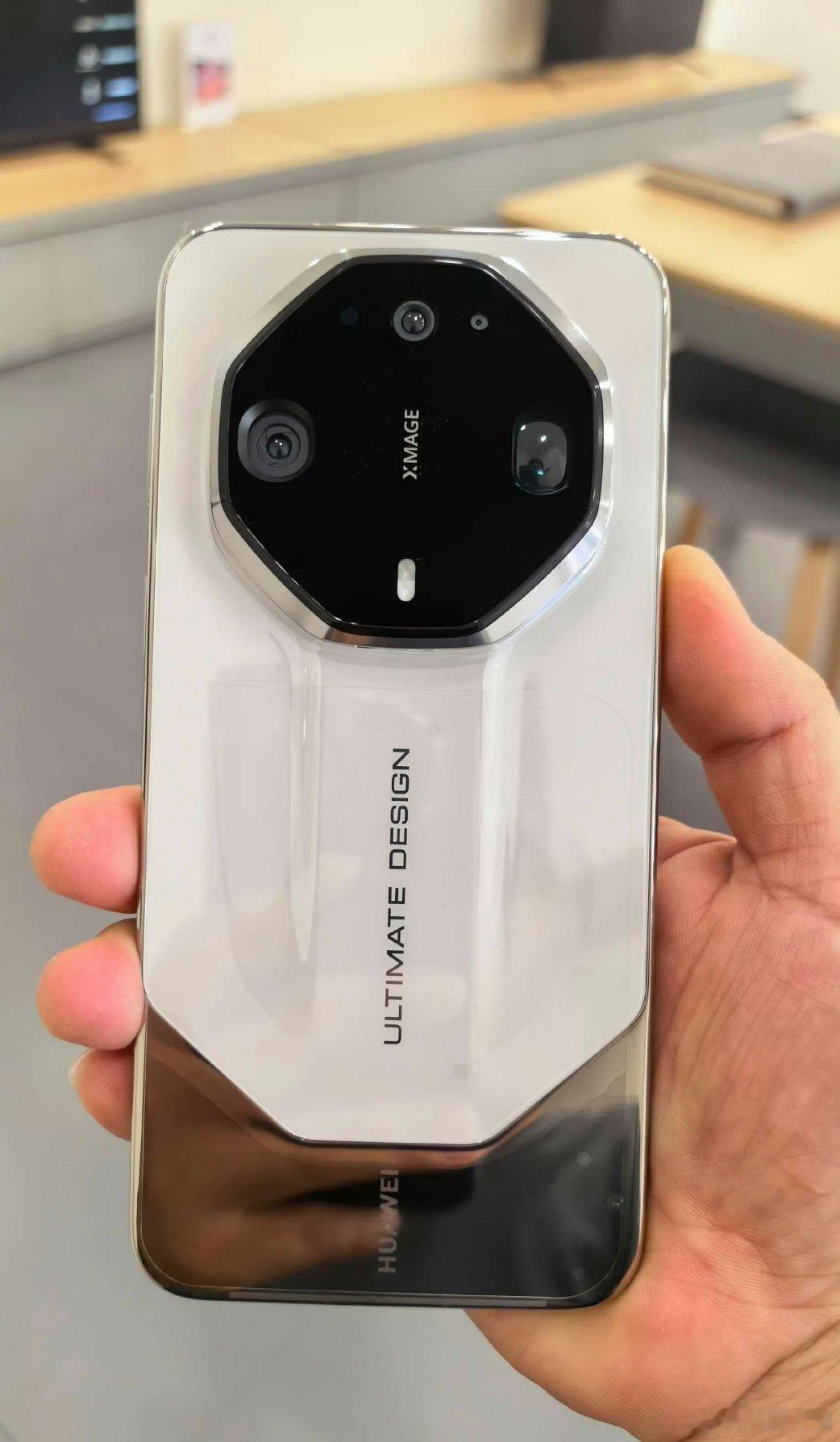 华为Mate90系列定档10月1日网上到处在传Mate90的发布时间，不管最后定