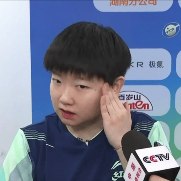 好喜欢看莎莎擦汗 