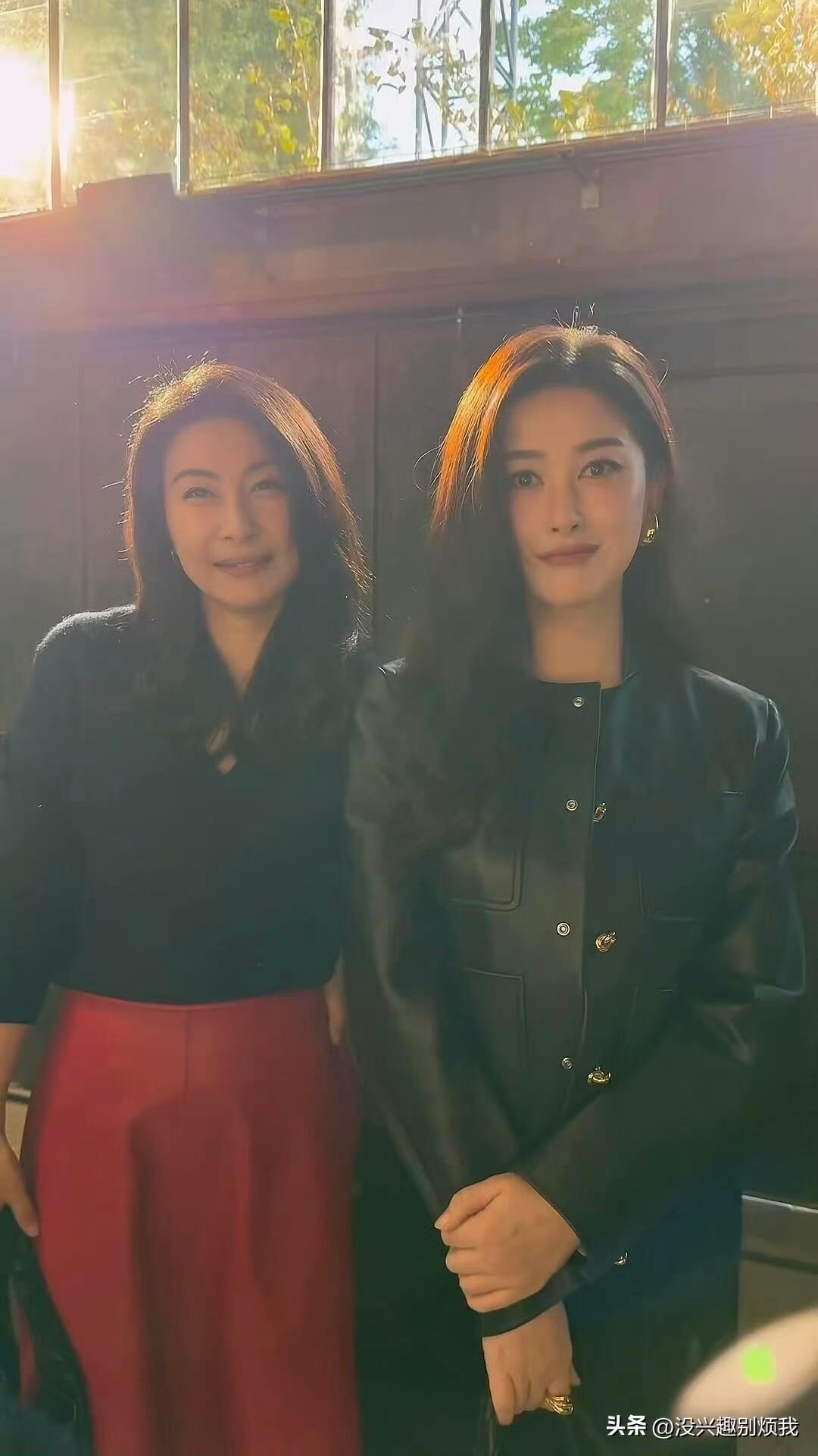 郭晶晶看秀G社生图，和朱珠同框合照