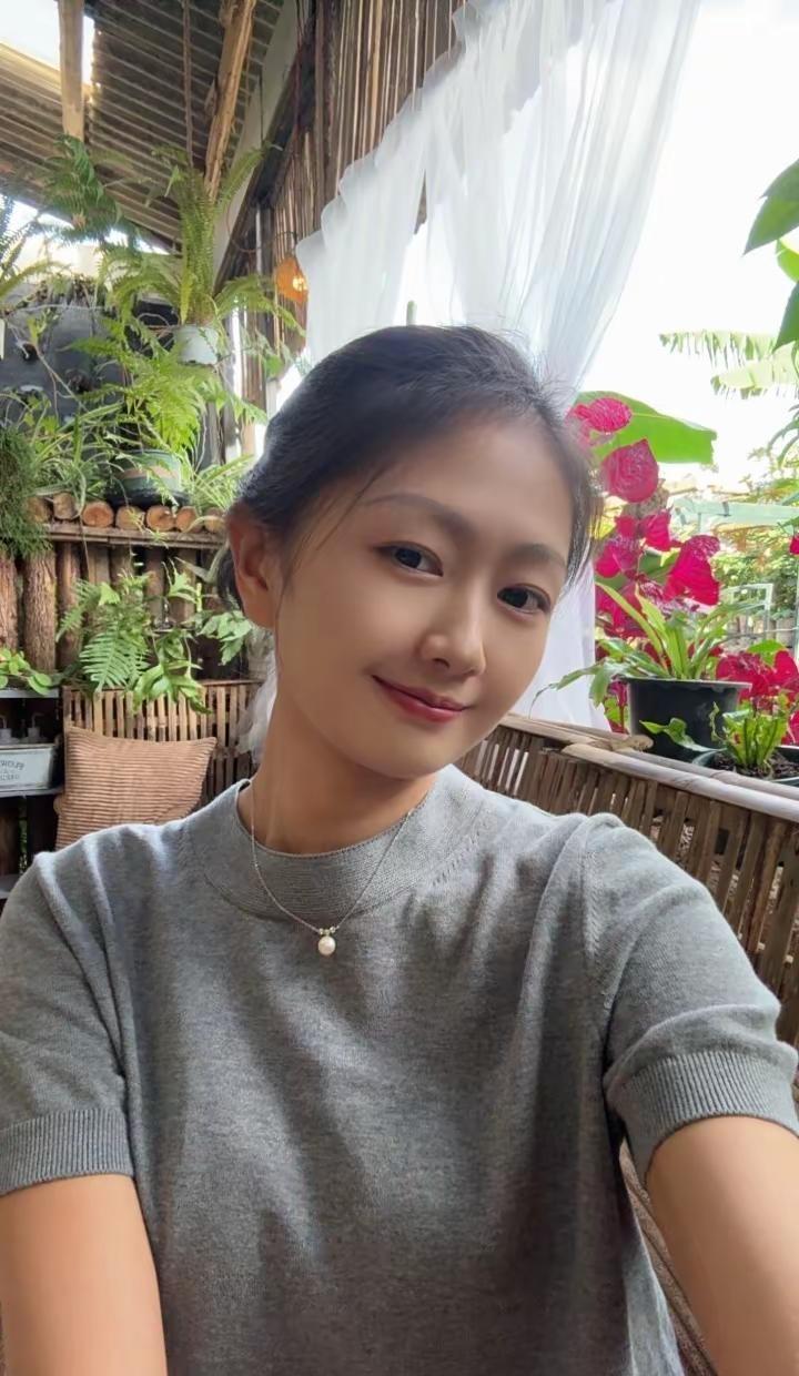 愿我能不慌不忙，能接纳事物本来的样子，在生活的起伏中不乱于心。