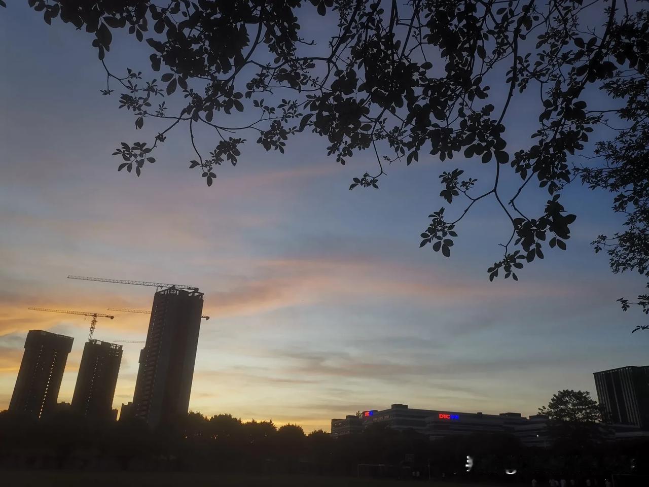 傍晚美丽的天空