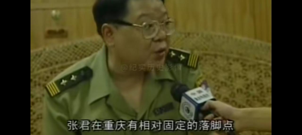 抓住悍匪张军的文强看起来人模狗样，最后结局竟然殊途同归。
如果文强当年没有腐化堕