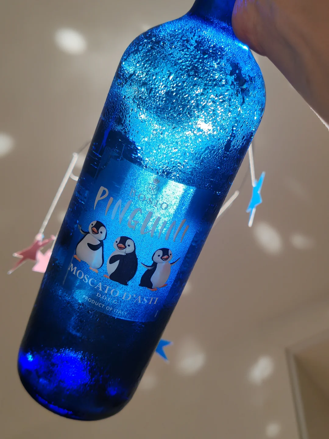 喝完直接掉海里了？！