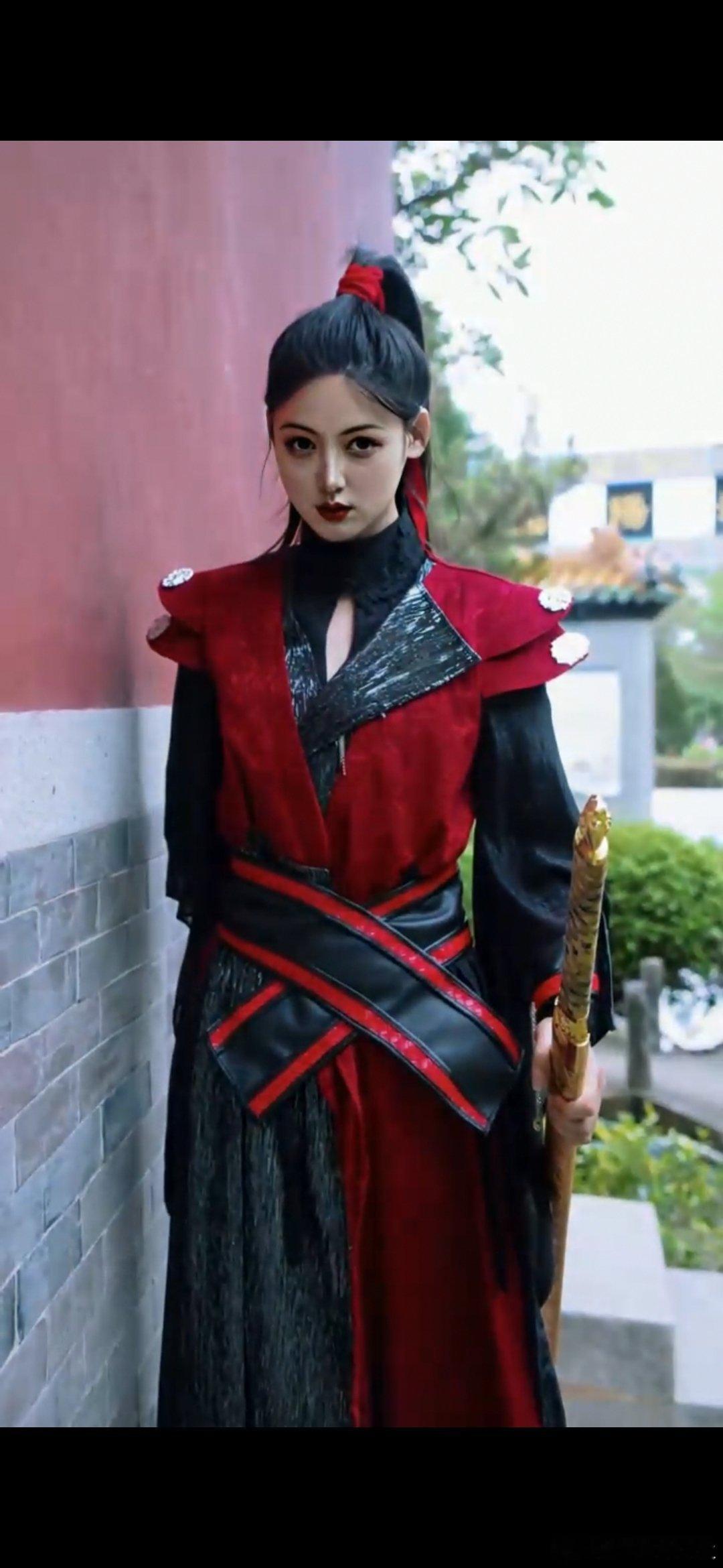 #情感#              《无题》傲骨怜孤鹤，闲情托野鸥。何时携杖履，