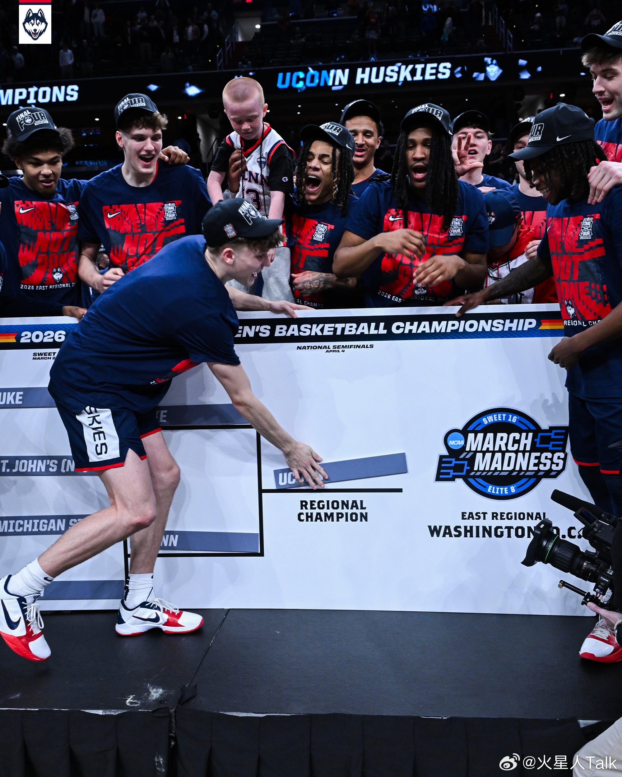 2025-2026赛季NCAA男篮疯狂三月 东区决赛康涅狄格大学绝杀杜克大学，夺