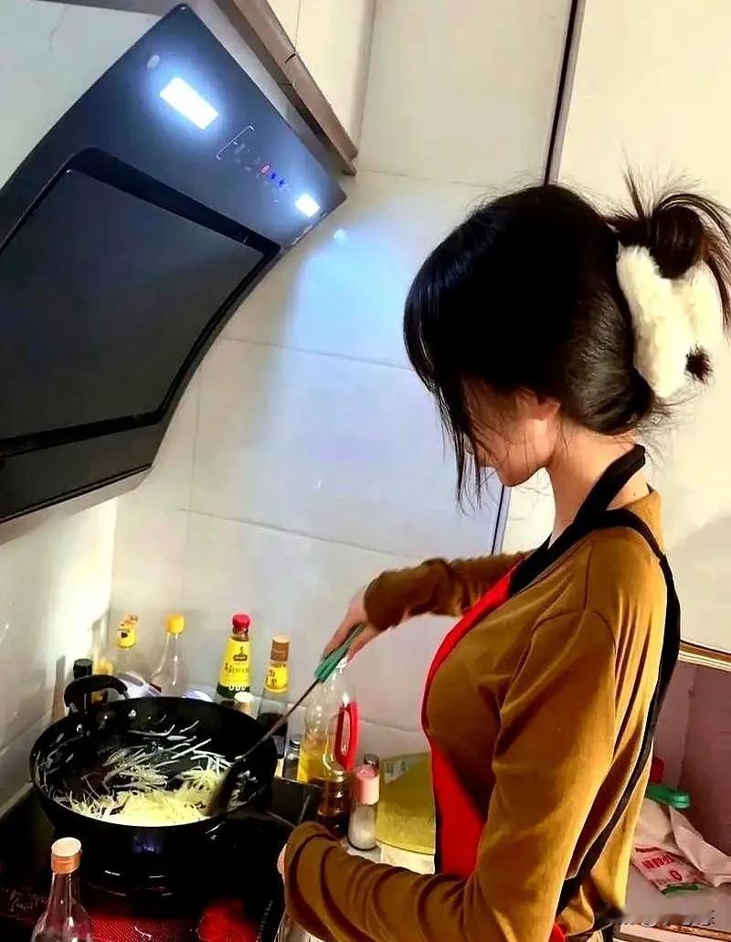 50块钱买什么菜够吃一个星期？
现在钱不好挣了，今天老公给我50块钱奖励让我去买