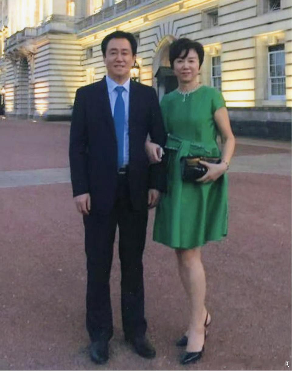 【#许家印前妻逾22亿房产或遭接管# “技术性离婚”能否规避债务备受关注】中国恒