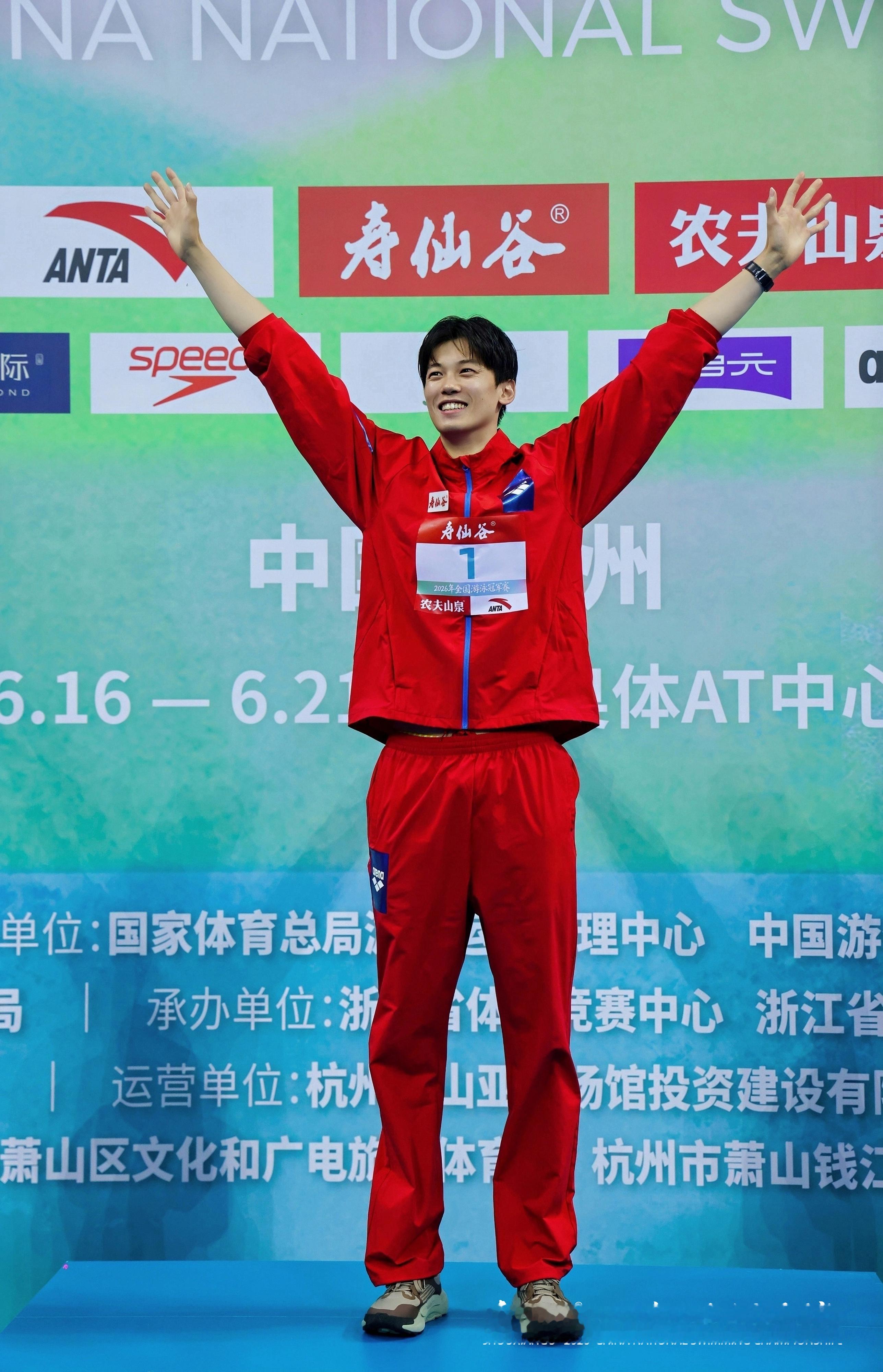 我宝宝要我抱他呢