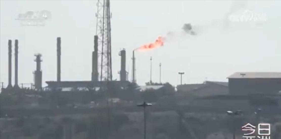 伊朗紧急运油
据法新社26日报道，近日，伊朗正加速向油轮装载原油。这一迹象或表明