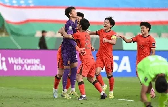 越媒：中国队不算太难对付，完全可酣畅淋漓地拿下比赛U23亚洲杯1/4决赛中国队创