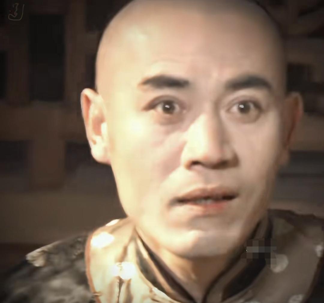 别再吹什么“眼神拉丝”了。
陈宝国演李治初见武媚娘，最高级的演法，是演“魂丢了”