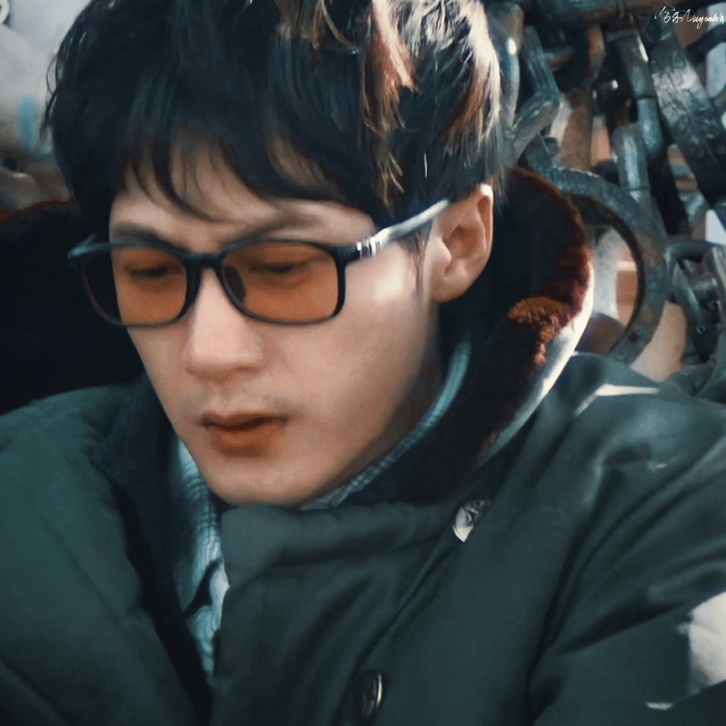 我像是得了种怪病，瞳孔里全是你的影子，怎么会这样呢，我不知道，是我自己选的。晚安
