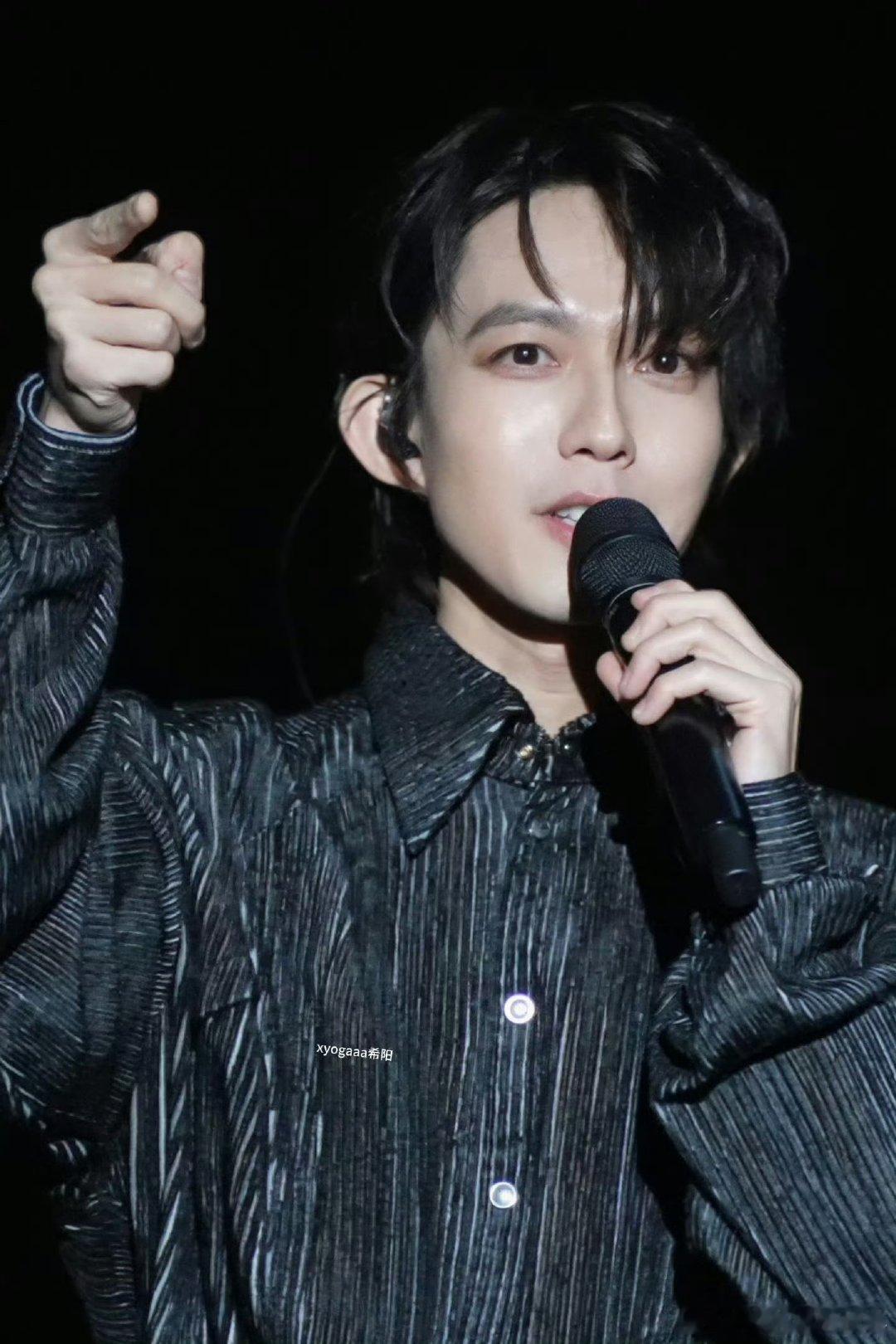 救命！是综艺荒的救赎没错了！终于能每周蹲林宥嘉的现场演唱，不管是经典老歌还是全新