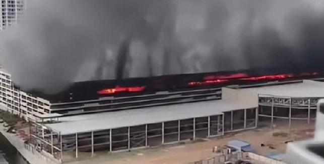 深圳比亚迪火灾真相！不是电池炸了，别被带节奏瞎骂
 
凌晨浓烟滚滚，深圳坪山比亚