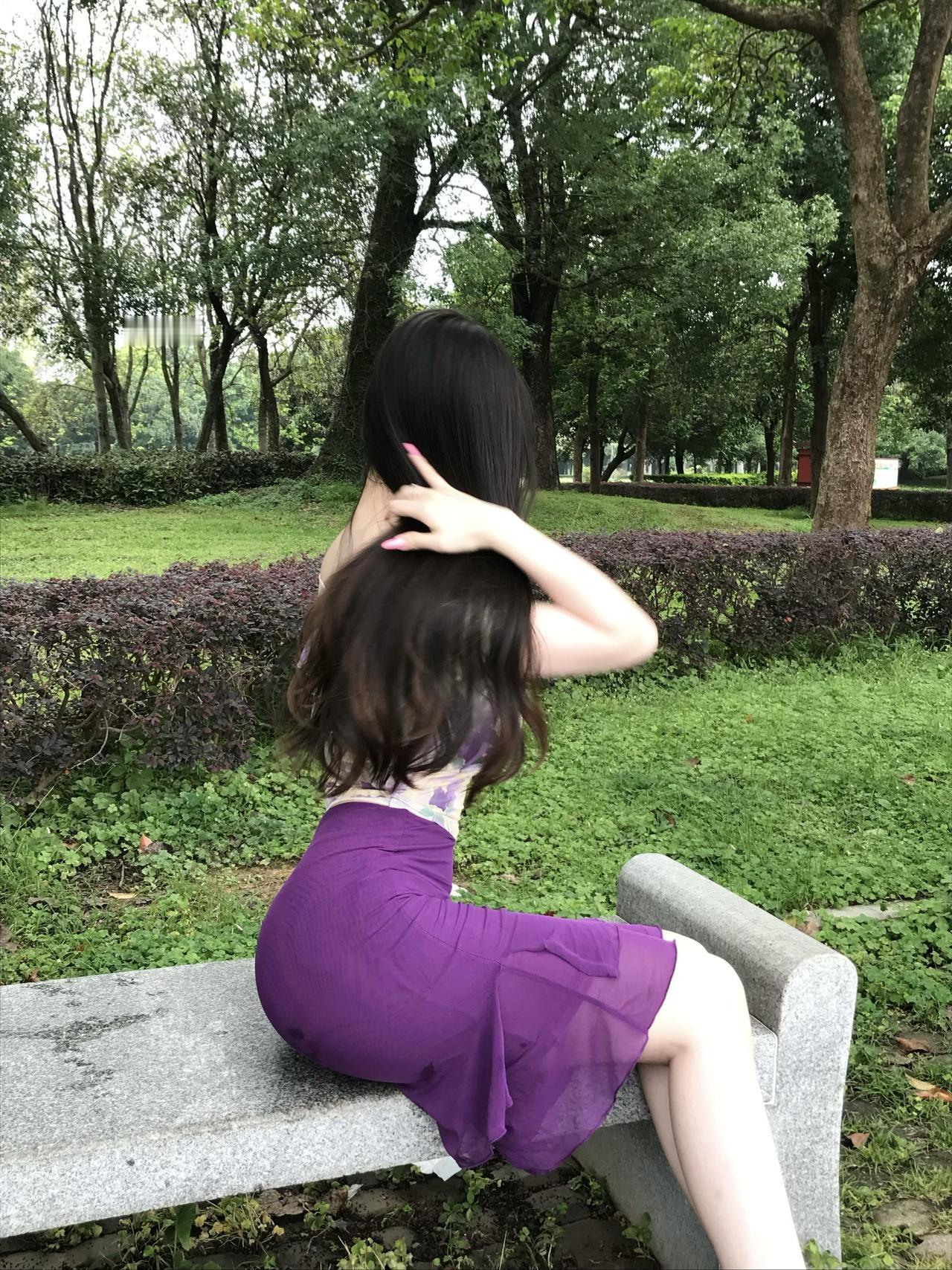 女人独爱的紫色
紫色减龄穿搭 紫色穿搭风格 紫色温柔风穿搭 紫色贵气穿搭 紫色穿