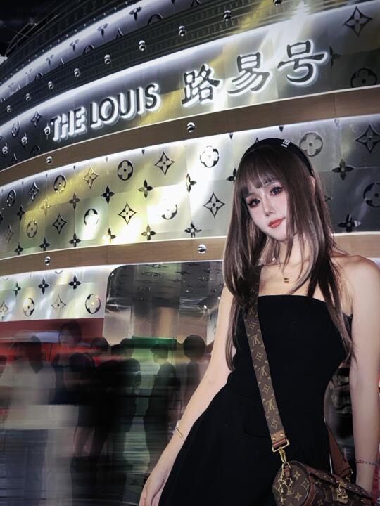 🚢 LV巨轮｜掌舵公主来咯