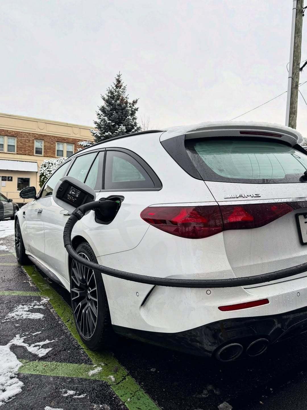 梅赛德斯–AMG E53 HYBRID 