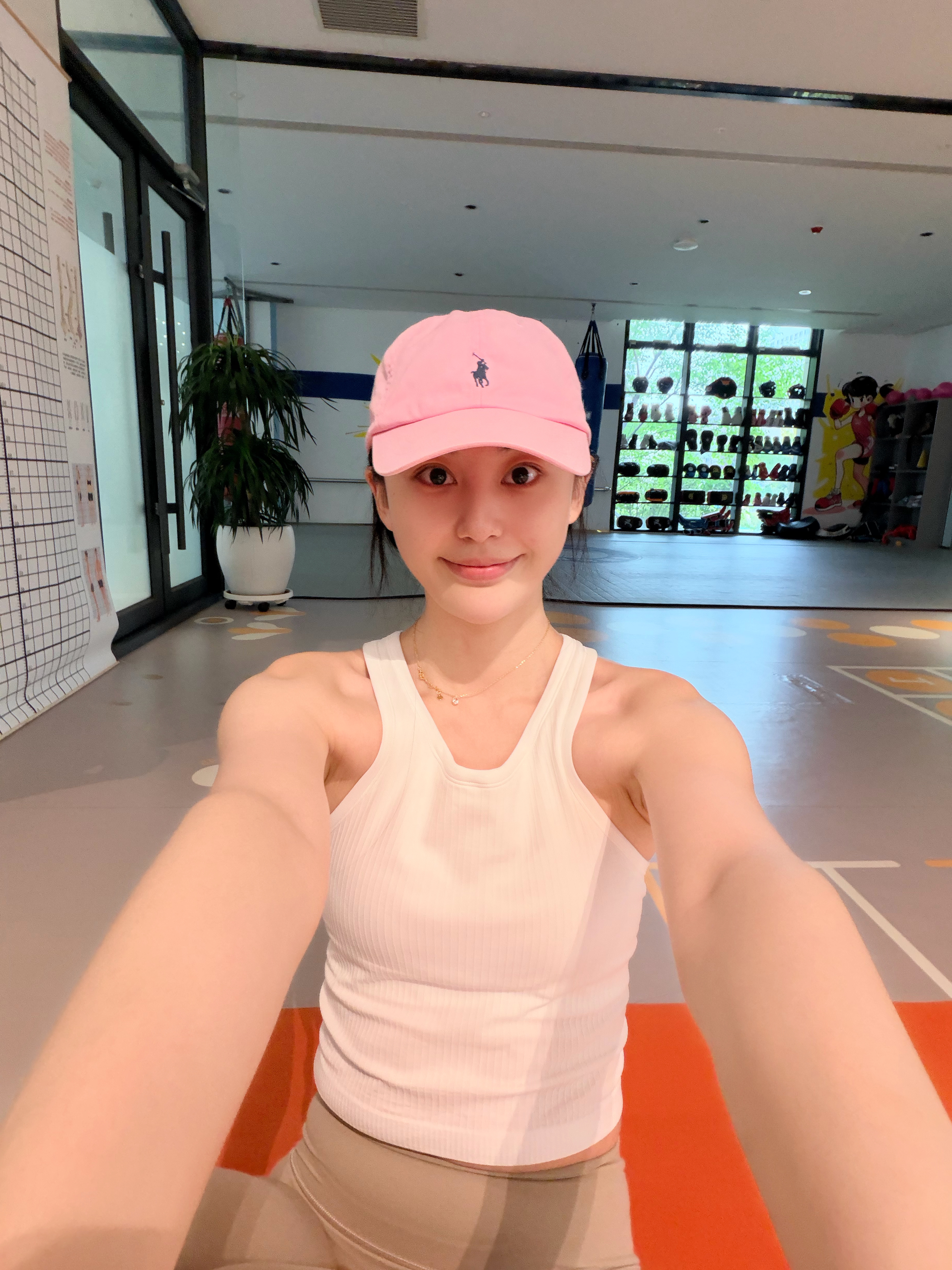 练了不欠[污]摸帽子，教练的随手一拍[捂嘴哭][捂嘴哭] ​​​