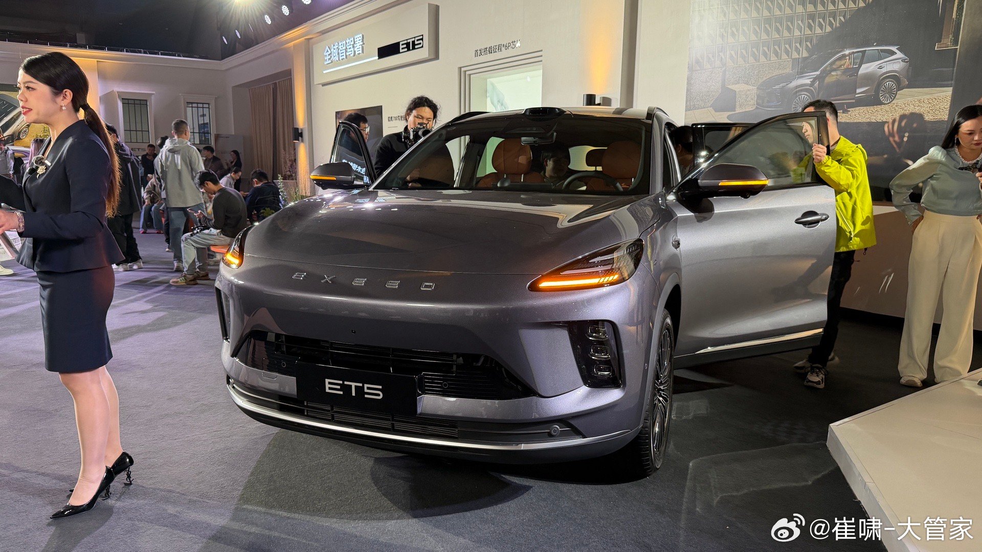今晚星途ET5正式上市，现场搞得很高调，看看这三角钢琴…施坦威的！你受的了么！还