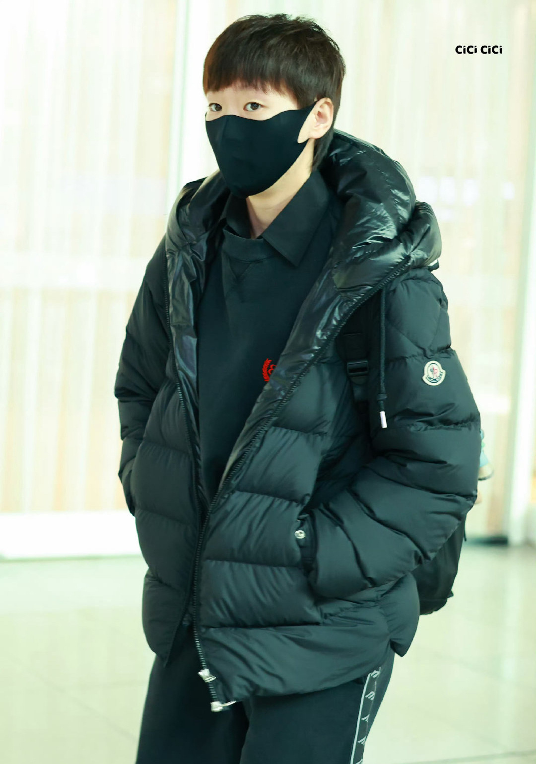 王曼昱出发乒超总决赛卫冕之旅开启！王曼昱今日已随山东鲁能队从北京乘高铁抵达南京，