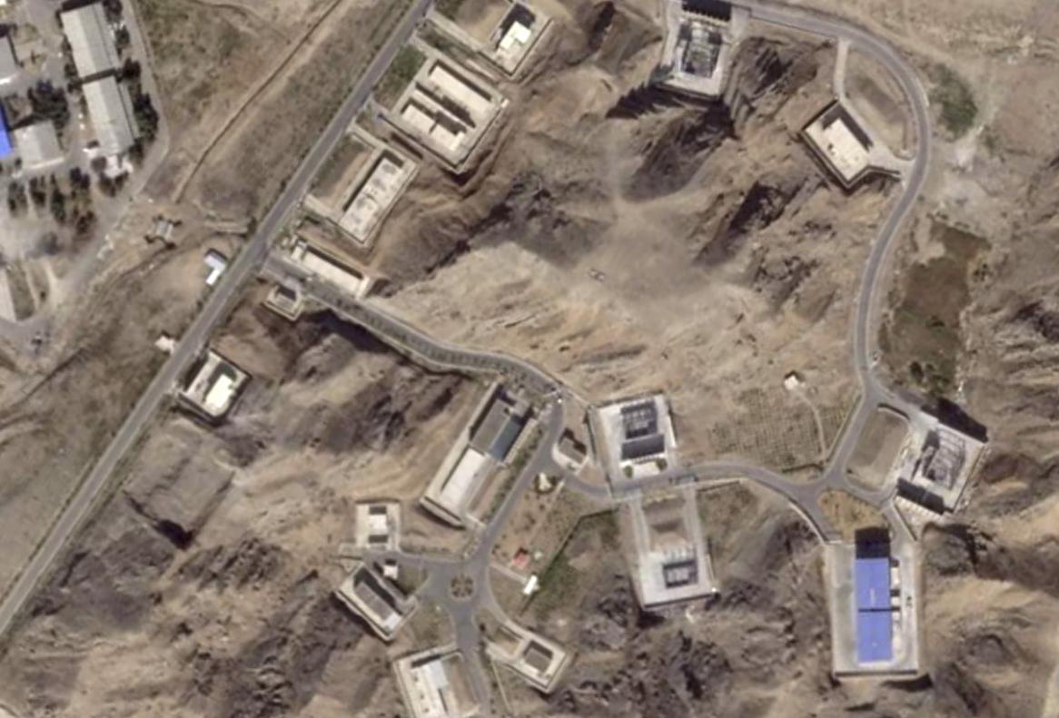 伊朗正加速重建遭以色列袭击的导弹生产设施。卫星图像显示，帕尔钦和沙赫鲁德两处固体