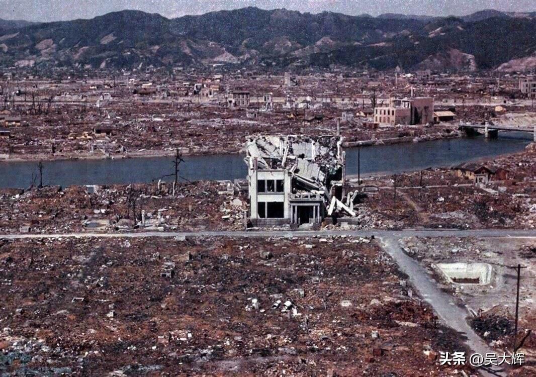 1946年3月的广岛：遭原子弹损毁区域的彩色照片。