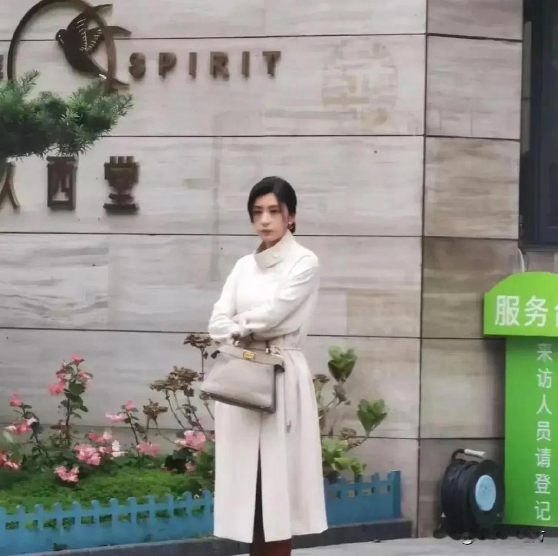 贾静雯在拍戏！