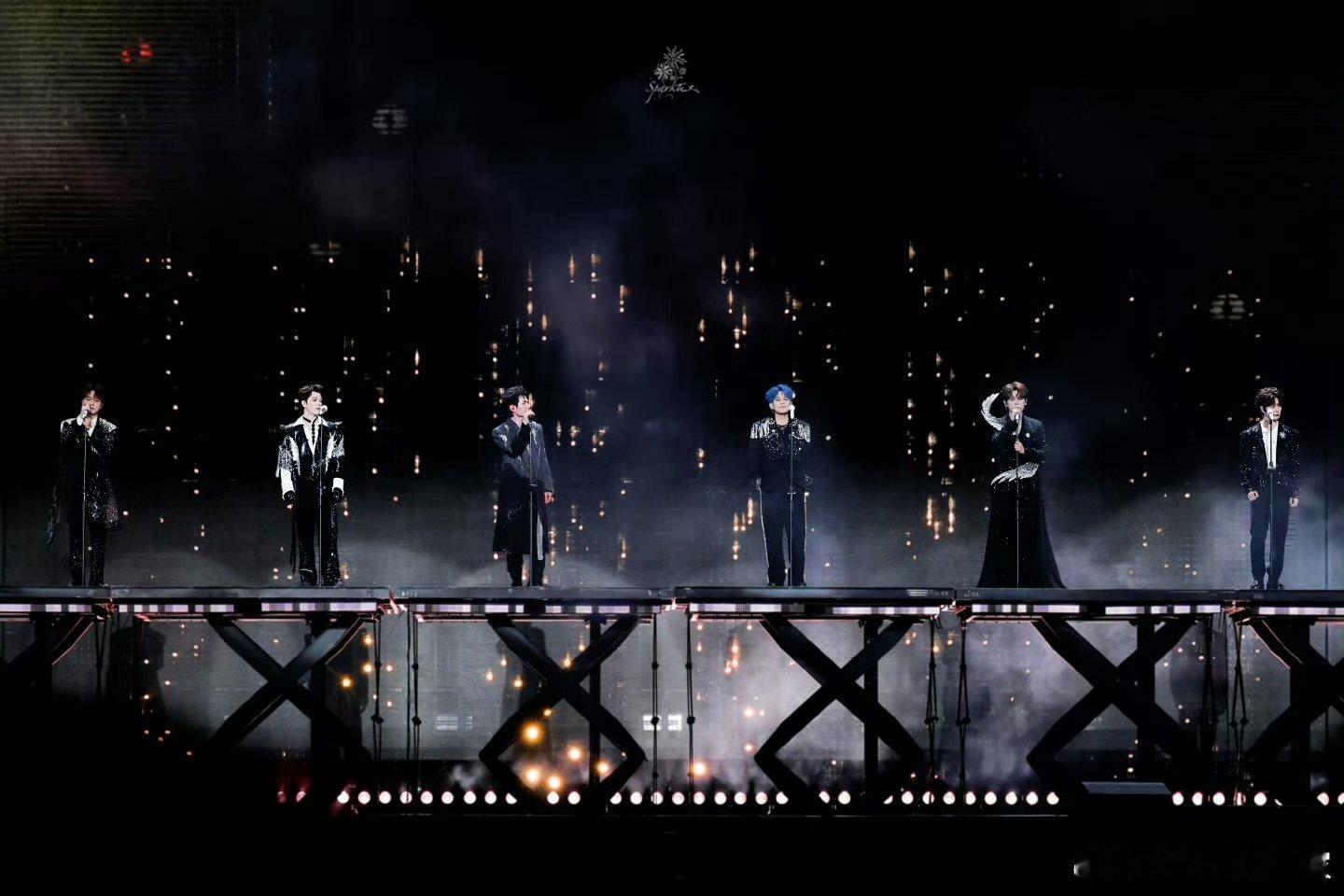 陆虎在笑 王栎鑫张远在闹 这波老友同框谁能不爱！再就业男团全程欢乐输出，伴奏、演