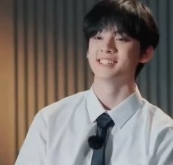左航吃12碗饭的含金量还在上升《披荆斩棘》采访左航说，能吃12碗饭的含金量太绝，