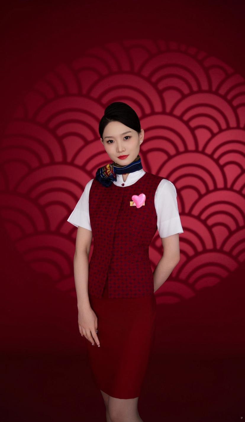 国航空姐的制服照，又美又飒。 ​​​