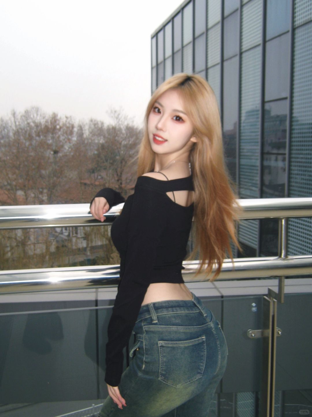 央美学姐ootd / 回头看你的时候